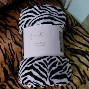 Pet Blanket Throw Dog or Cat Zebra Print Jessica Simpson... New!
